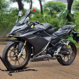 HONDA NEW CBR 150R ABS BLACK 2023 KM 6K SUPER GRES