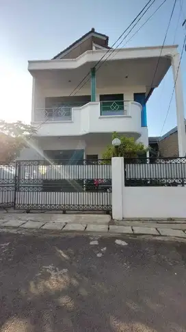 Rumah Siap Huni Full Furnished 2,5 Lantai di Meruya, Kembangan, Jakart