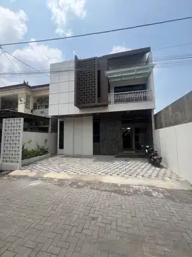 Rumah baru 2 lantai mewah strategis dekat UGM, STIM YKPN, & Al Azhar