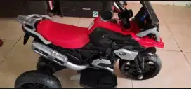 Motor Aki Anak warna MeeH