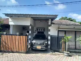 Rumah Hoek Dan Toko Banyak Bonus Furnished