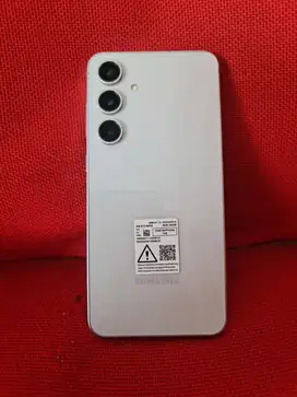 Samsung Galaxy S24 FE super mulus seperti baru