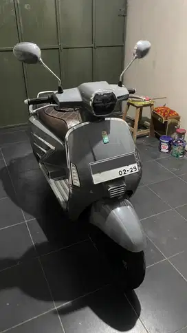 SKUTER VESPA GRETA 150