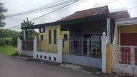Rumah Besar bisa u/ Kost / asrama timur XT Square dkt SMPN 9,Superindo