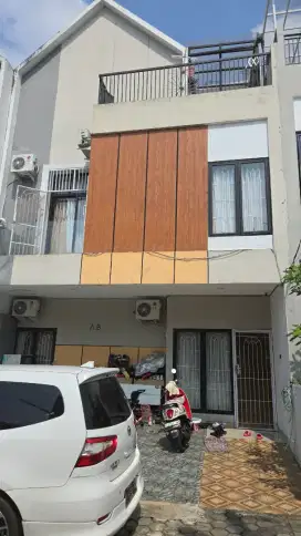 Jual rumah baru pakai 2thn