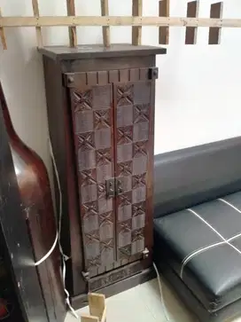 Lemari kayu jati