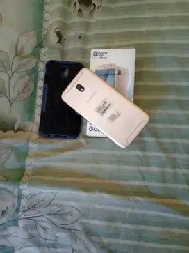 Jual Samsung J7 Pro ram 3/32 mulus no minus,lcd masih bawaan hp.