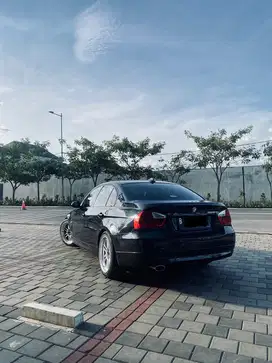 BMW 320i 2008 Bensin