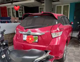 Dijual Toyota Yaris 2014 Matic merah km rendah