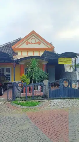 Disewakan Murah Rumah suasana Villa dekat Jatim Park 3