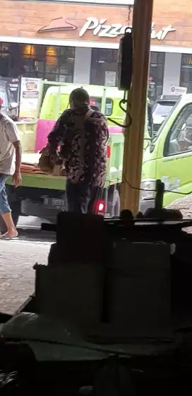 Kenek toko material