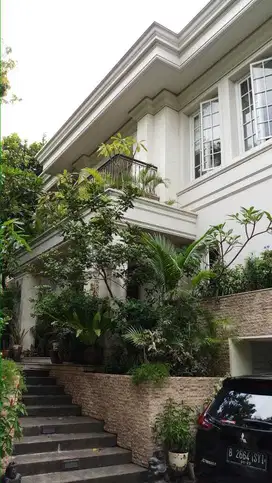 Dijual cepat Kebayoran Baru, daerah tenang, bebas banjir, siap huni