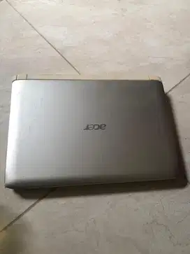 Laptop Acer Aspire One kondisi bagus