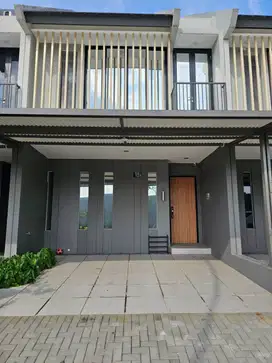 Disewakan Rumah cantik, masih baru di Cluster Grand Wisata ,Tambun