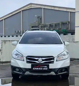 Suzuki SX4 S-cross AT 2017 Putih Scross Automatic Genap Cash