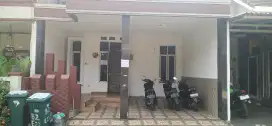 Dikontrakan rumah 1 1/2 lantai