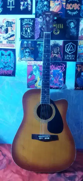 Gitar Merk Yamaha