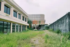 DISEWAKAN – GEDUNG LUAS DI COLOMADU, SOLO