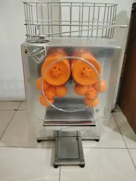 Di jual cepat mesin peras jeruk Otomatis GM 2000E