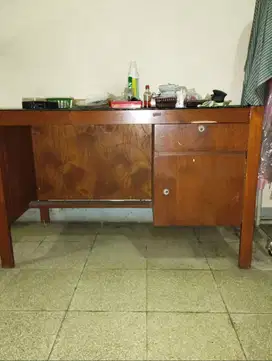 meja kerja bekas