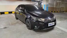 Toyota Corolla Altis 1.8 V Bensin-AT 2015 Hitam