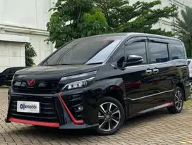 TDP 14JT Toyota Voxy 2.0 Bensin-AT Hitam 2019