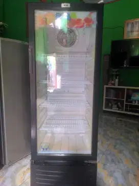 dijual cepat showcase