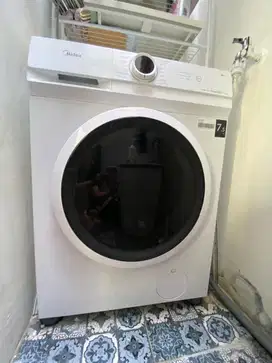 Midea Mesin Cuci Front Loading Kapasitas 7,5 kg Model MF100W75