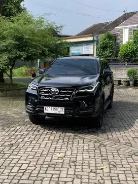 FORTUNER VRZ GR Sport 2.8 4x2 AT th 2023