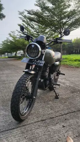Kawasaki W175 SE Green Army Mulus Terawat