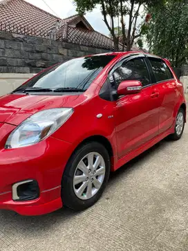Yaris E MT 2012