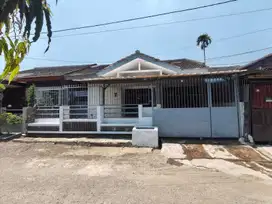 Dijual Hunian Nyaman & Terawat Lokasi Strategis di Taman Kopo Indah 1