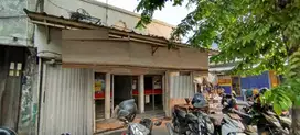 Toko lebar 7 ramai dan siap pakai di seberang stasiun KA Jatinegara
