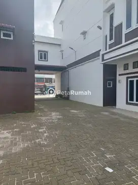 TOWNHOUSE JALAN LETDA SUJONO KOMPLEK MENTARI GREENWICH (RICKY YOE)