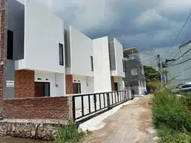 Rumah 2 Lantai di Kawasan Bisnis, Siap Huni dan Berinvestasi