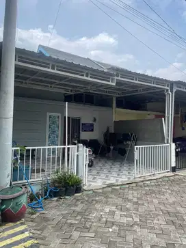 PERUM DE NAILA VILAGE E1 NO 54, KEL MOJOSARIREJO, DRIYOREJO, GRESIK