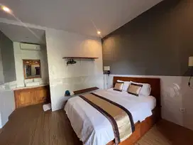 FOR RENT 5 BR Villa Batu Bolong Canggu Lokasi Strategis