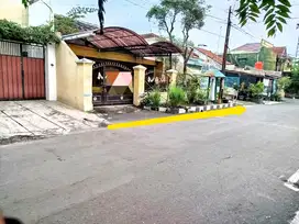 Rumah Sangat Strategis dekat Grand mall Sriwedari Laweyan Solo