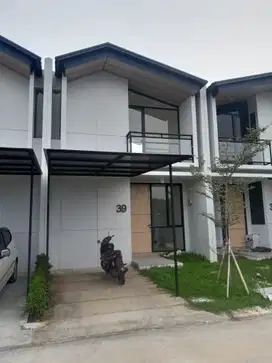 Rumah 2 lantai 3 kamar siap huni waterfront estate lippo cikarang