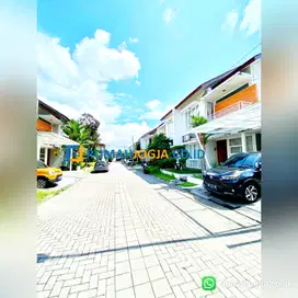 rumah modern dalam perumahan dekat terminal jombor