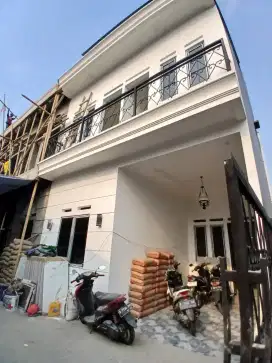 RUMAH BARU BAGUS 3LT MODERN MNIMALIS DLM CLUSTER DKT RY CONDET BS KPR