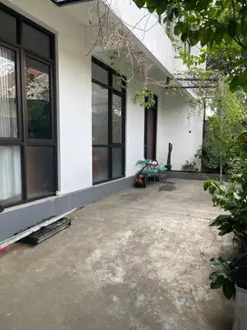 Rumah Hoek 2 Lantai di Pharmindo Cimahi Selatan