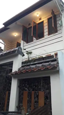 Di Jual Rumah Bagus 2,5 lantai, siap huni di Ciomas
