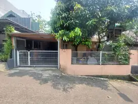 Rumah Lama di Jl Damai Kav PDK III Petukangan Selatan Jakarta Selatan
