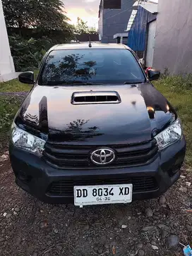 TOYOTA HILUX PICK UP SOLAR TRANSMISI MANUAL TAHUN 2016