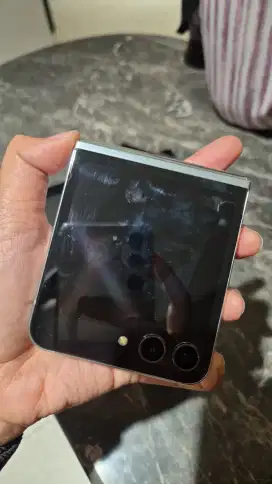 Samsung flip 5 ram 8/256