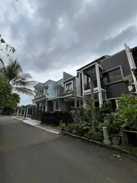 Rumah cakep,komplek elit,tanjung mas raya,nempel mall aeon, stasiun.