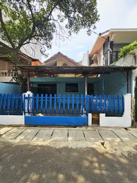 Rumah DIjual Pulo, Kebayoran Baru. Dalam Komplek. Bangunan Lama. NEGO