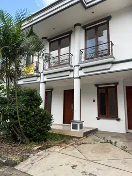 Rumah Dijual Di Komplek Taman Harmoni Pondok Cabe Udik