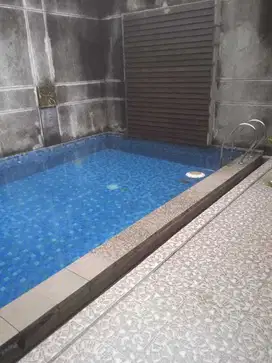 Rumah Pesona Khayangan 2 Lantai, LT 240 m2, Kolam Renang, Bagus